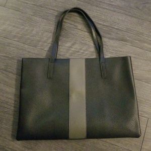 Vince Camuto Luck Tote FabFitFun Fall '18 box